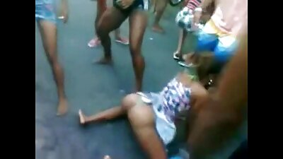 彼女を激しく犯した彼女は床から持ち上げられた 無料 エロ 動画 女性 むけ