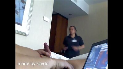 足コキを与えるフェチギアの熱い女 女の子 アダルト 動画